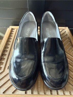 Alegria EMM-011 Black Patent Leather Slip-On Loafers
